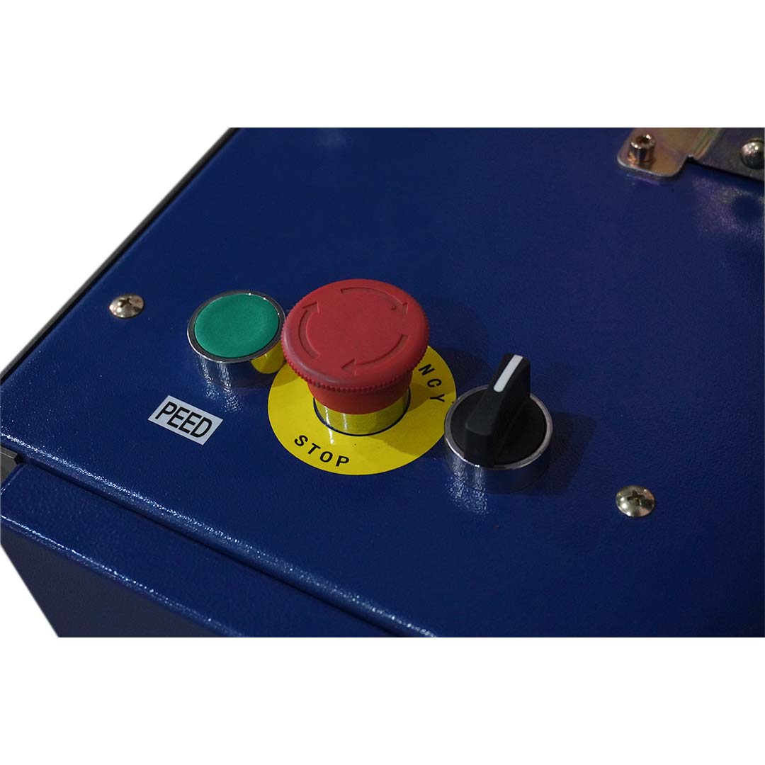 Painel de comando da DBA-430A com botão de emergência e chave seletora