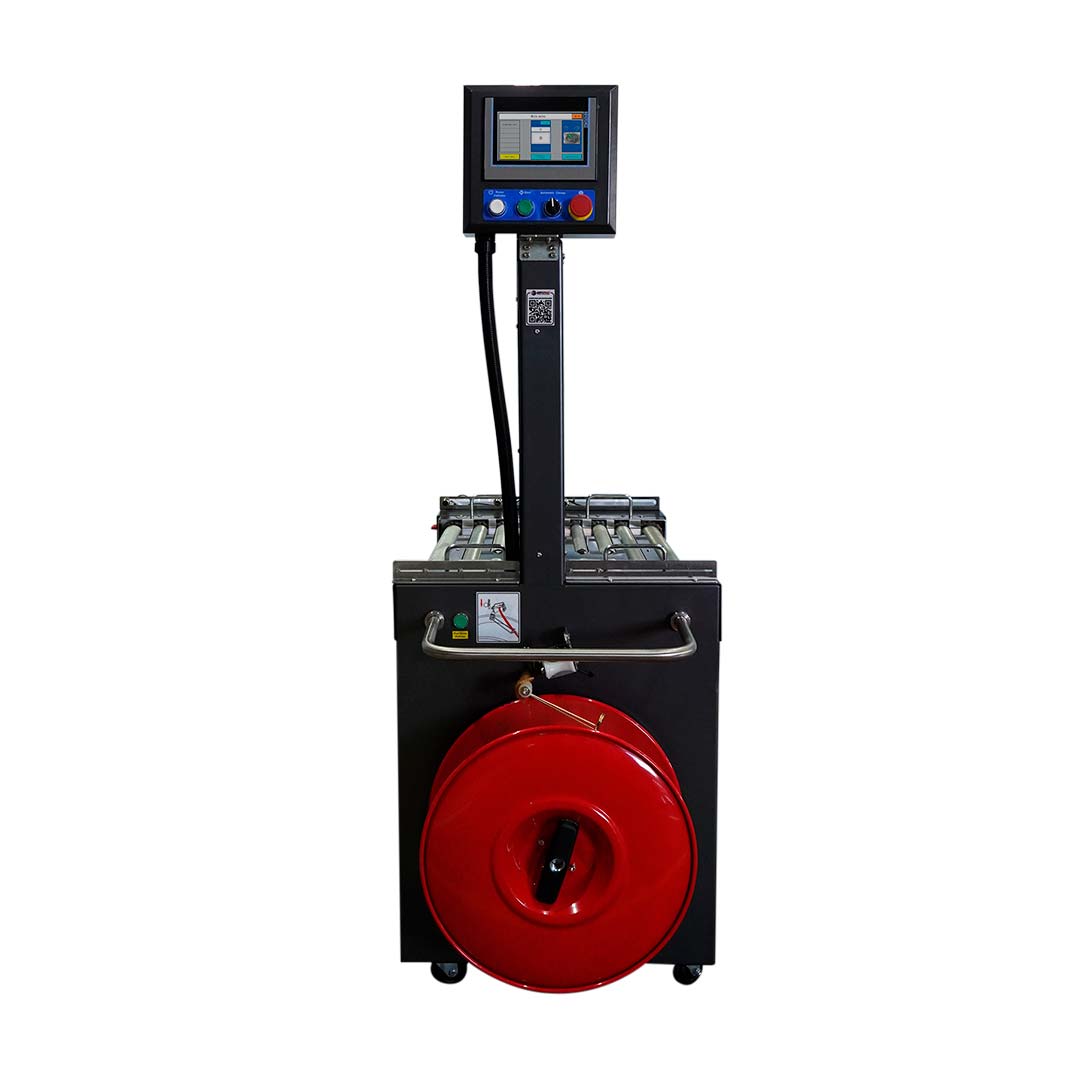 Detalhe do painel touch da SPI-8560R com botões de comando e bobina vermelha na base