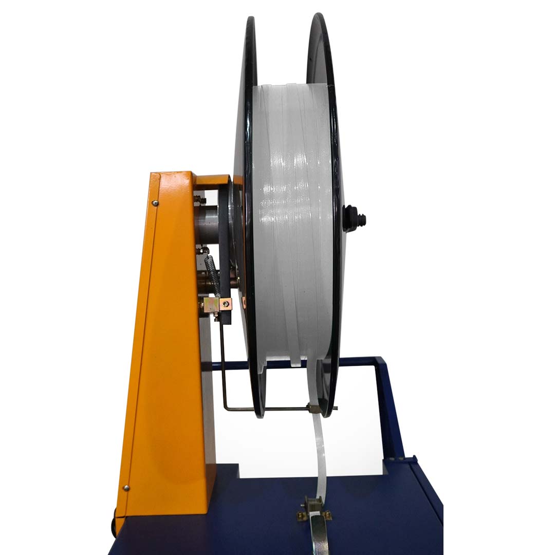 Detalhe da bobina de fita PP montada na DBA-430A